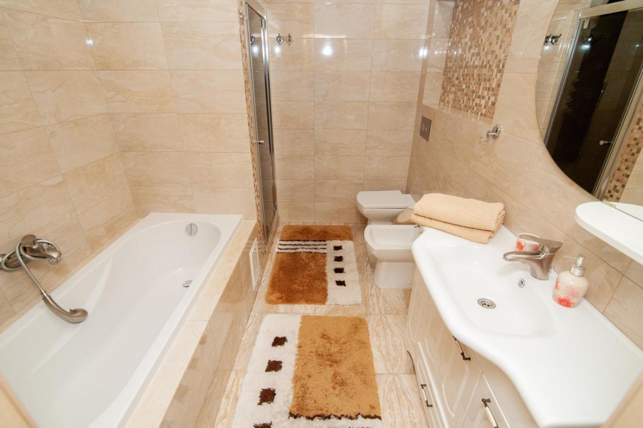 Lia*S Deluxe Apartment In The Center Chişinău Extérieur photo