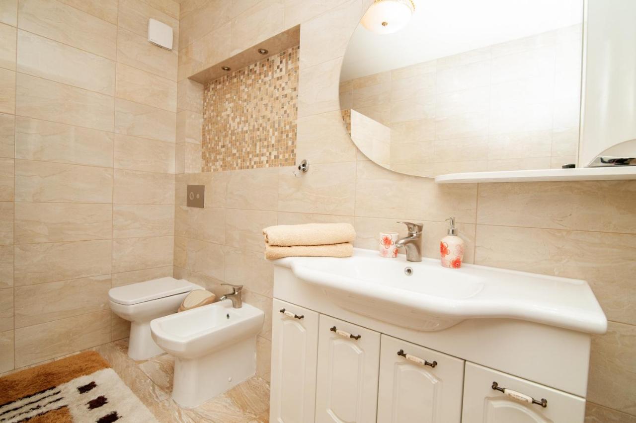 Lia*S Deluxe Apartment In The Center Chişinău Extérieur photo