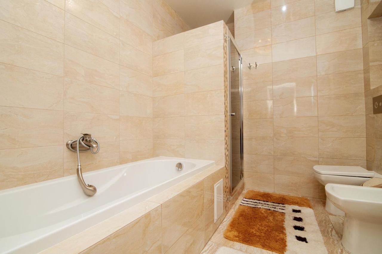 Lia*S Deluxe Apartment In The Center Chişinău Extérieur photo